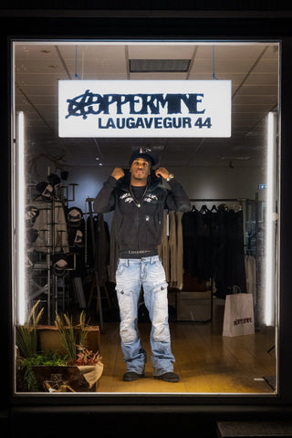 Sunday ZipUp – Black